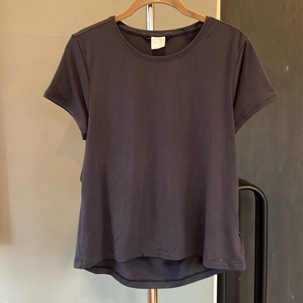 🇪🇸🐠Athleta Air Out Cinch Tee shirt black small
